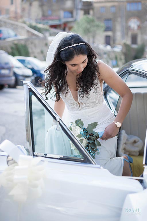 Mariage Yasmin & Romain la mariée dans la voiture